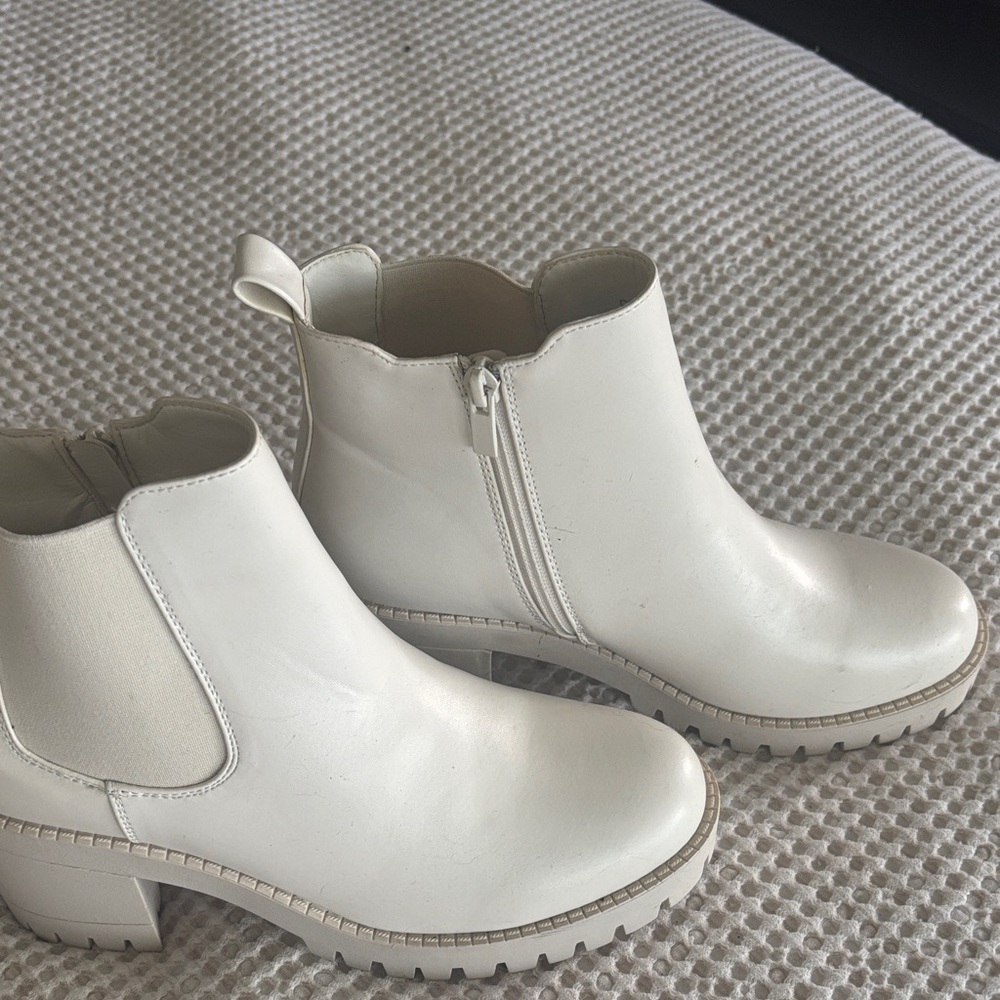 TOP Moda Cream Ankle Boots